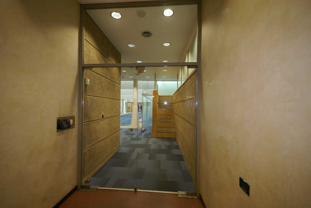 Diputación 246, Local Bajos B